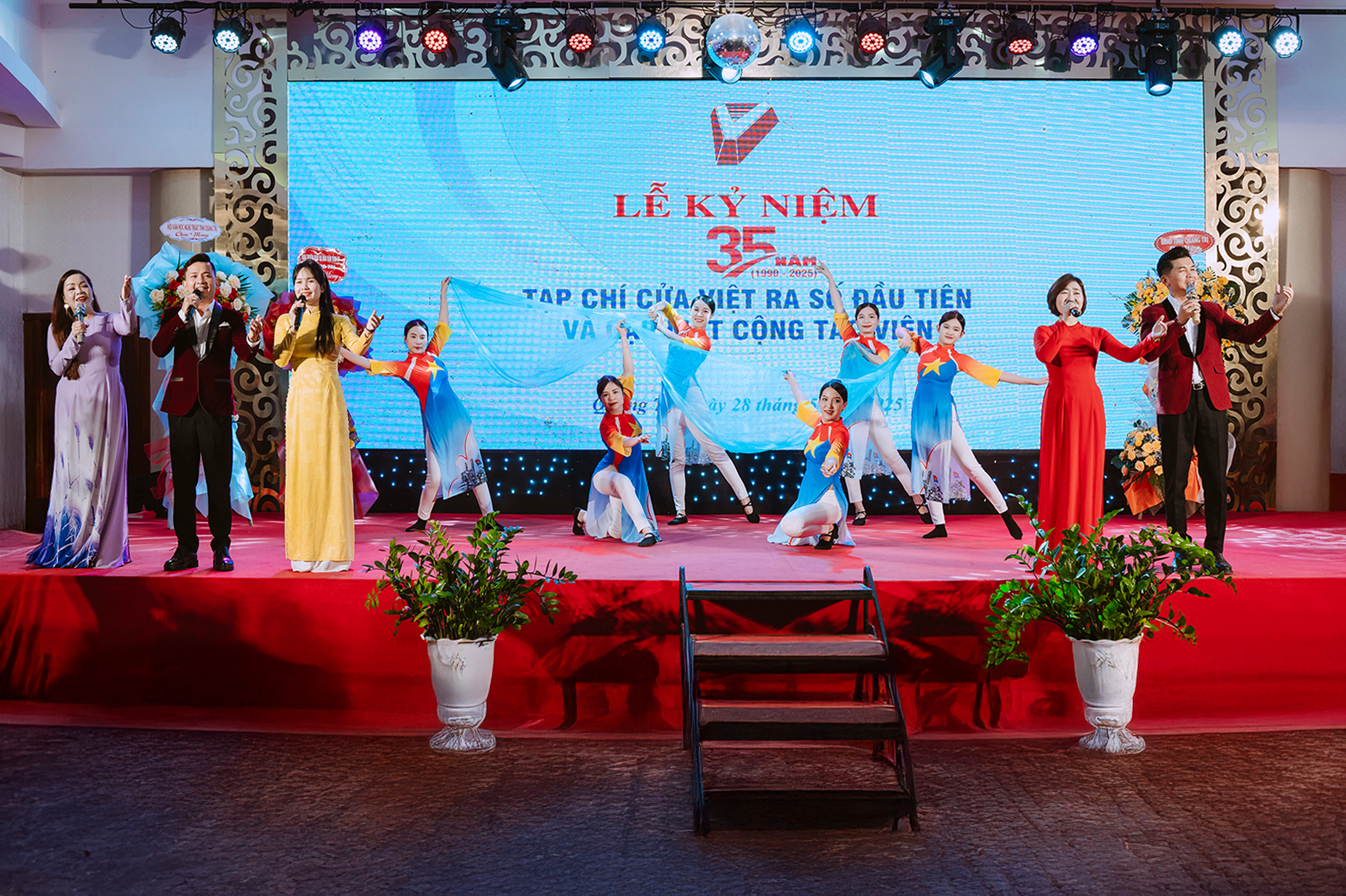 Tạp chí Cửa Việt - 35 năm một chặng đường