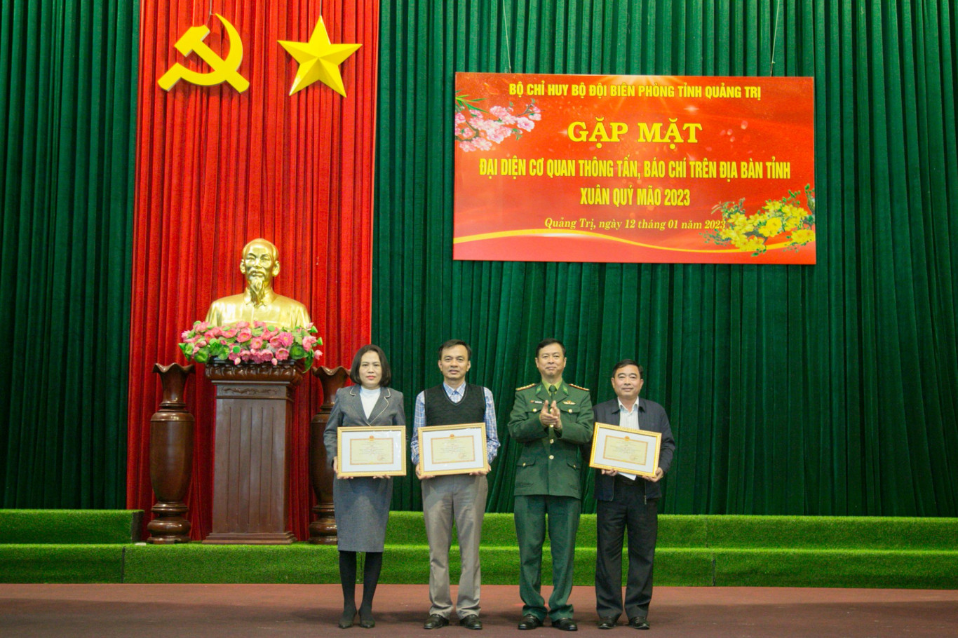 BCH BĐBP tỉnh khen thưởng cho c&aacute;c tập thể