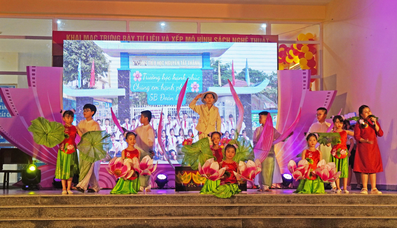 Tiết mục dự thi về đề t&agrave;i B&aacute;c Hồ của trường Tiểu học Nguyễn Tất Th&agrave;nh