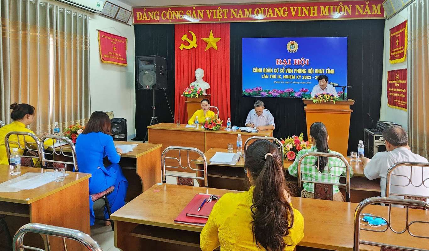 B&iacute; thư Đảng đo&agrave;n, Chủ tịch Hội VHNT Nguyễn Văn D&ugrave;ng ph&aacute;t biểu tại Đại hội