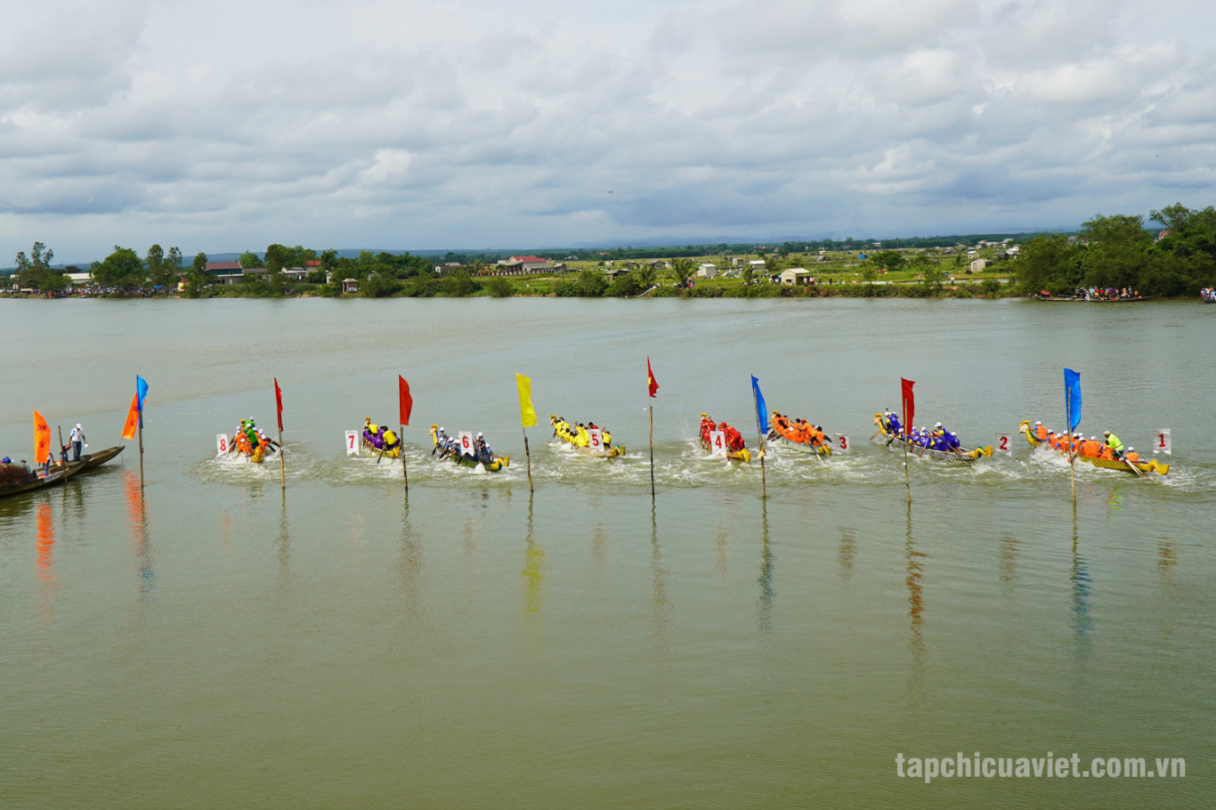 C&aacute;c đội đua tranh t&agrave;i - Ảnh: Hồ Thanh Thọ