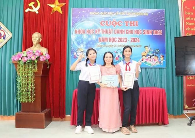 Nh&oacute;m nghi&ecirc;n cứu đạt giải Nhất tại cuộc thi cấp Th&agrave;nh phố.