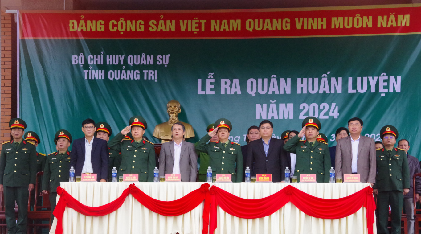 Đại biểu dự Lễ ra qu&acirc;n huấn luyện năm 2024 tại Bộ CHQS tỉnh - Ảnh: Xu&acirc;n Diện