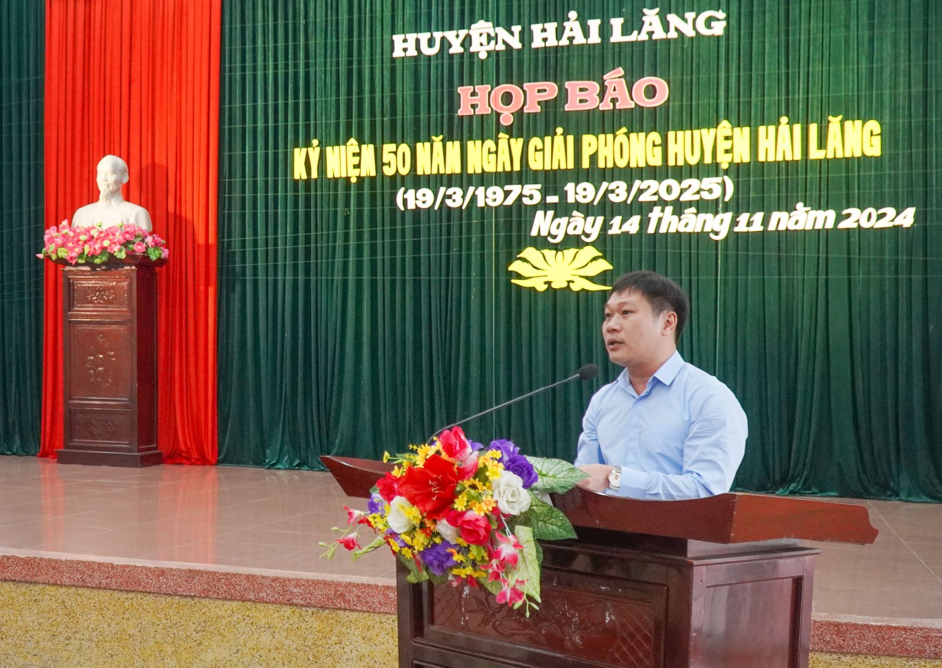 Ông Nguyễn Khánh Vũ - Bí thư Huyện ủy Hải Lăng kết luận tại họp báo - Ảnh: Dương Chí Thịnh