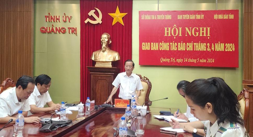 Đồng ch&iacute; Hồ Đại Nam, UVBTVTU, Trưởng Ban Tuy&ecirc;n gi&aacute;o Tỉnh ủy ph&aacute;t biểu chỉ đạo tại Hội nghị giao ban - Ảnh: T.N