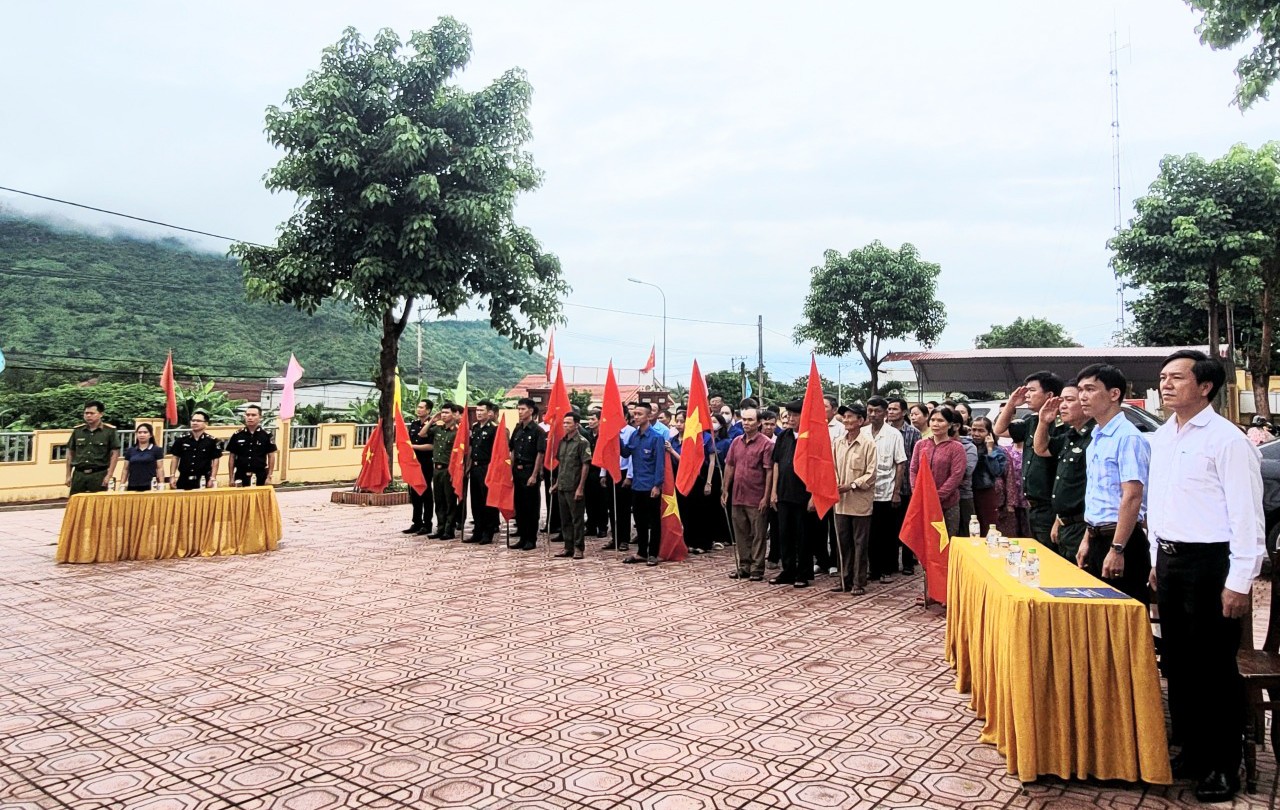 Lễ ra qu&acirc;n ph&aacute;t động đợt cao điểm ph&ograve;ng, chống tội phạm, tệ nạn ma t&uacute;y v&agrave; hưởng ứng &ldquo;Ng&agrave;y to&agrave;n d&acirc;n ph&ograve;ng, chống ma t&uacute;y - 26/6&rdquo; - Ảnh: V.S