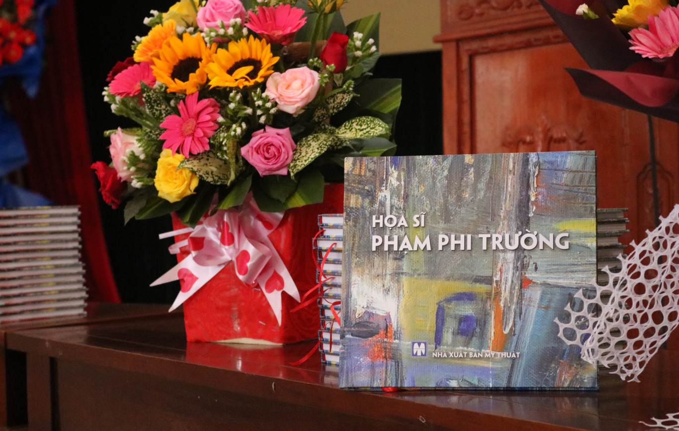 S&aacute;ch tranh họa sĩ Phạm Phi Trường