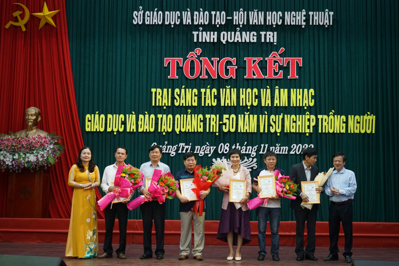 C&aacute;c t&aacute;c giả đạt giải C