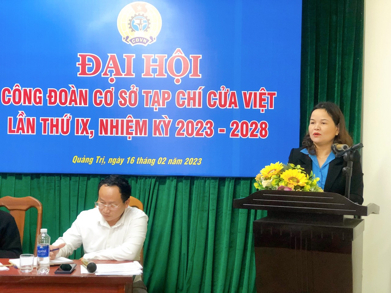 Ph&oacute; Chủ tịch C&ocirc;ng đo&agrave;n vi&ecirc;n chức tỉnh V&otilde; Thị Thương ph&aacute;t biểu tại Đại hội