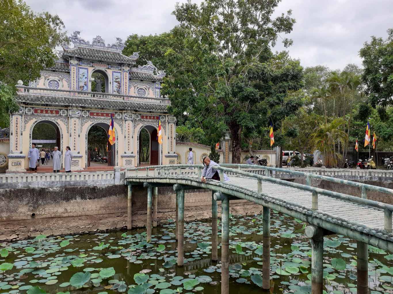 Lối v&agrave;o Tổ đ&igrave;nh - Ảnh T&acirc;m Đồng