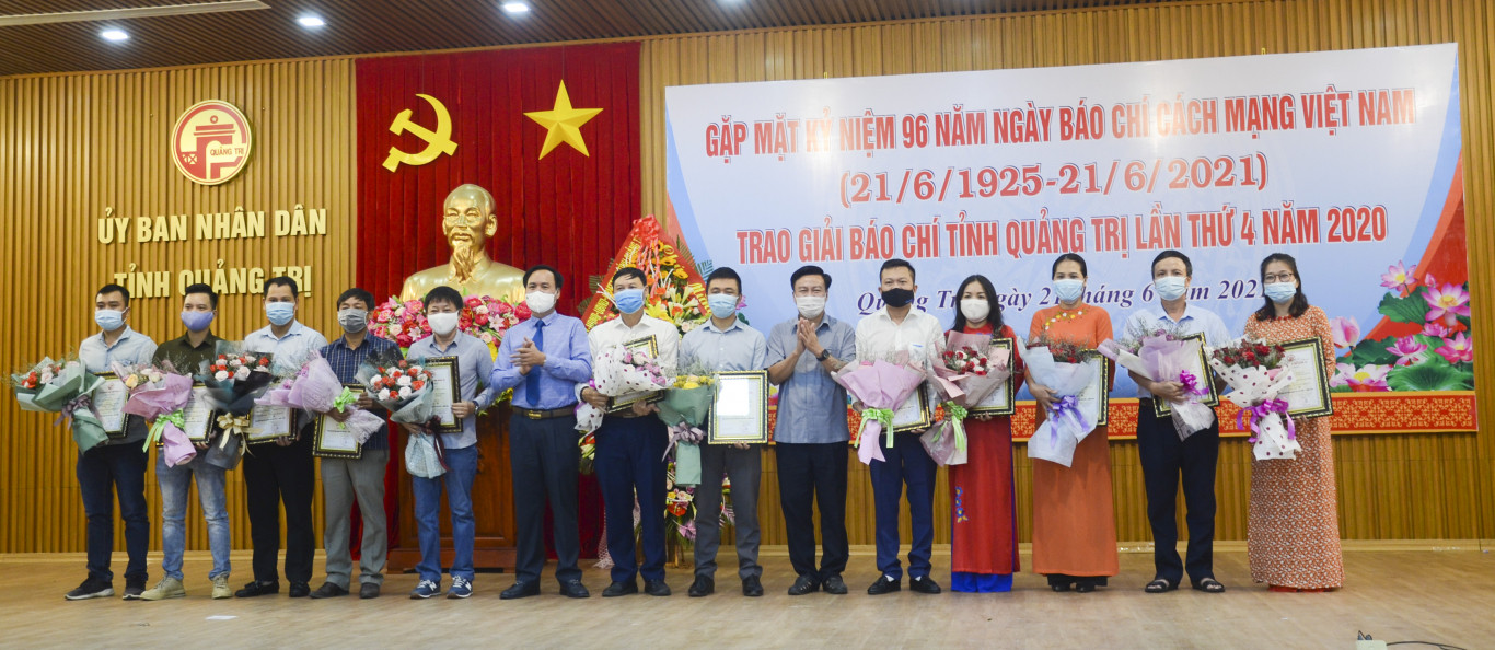 C&aacute;c t&aacute;c giả, nh&oacute;m t&aacute;c giả đạt giải B