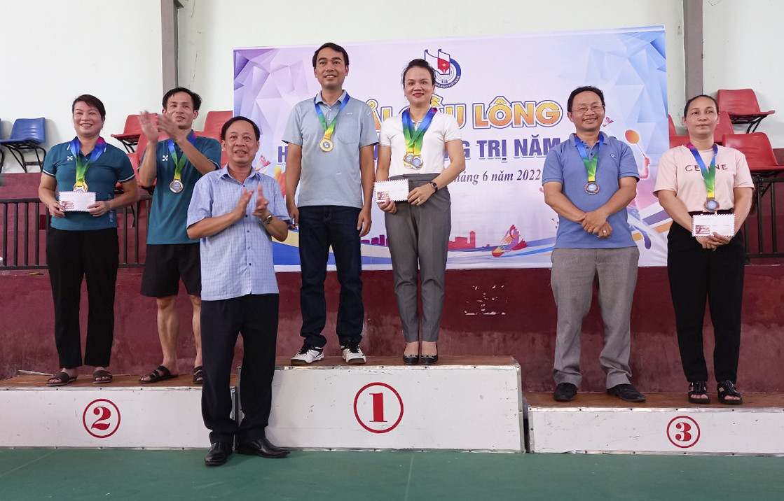 Chung cuộc nội dung đ&ocirc;i nam nữ, tạp ch&iacute; Cửa Việt đoạt huy chương đồng