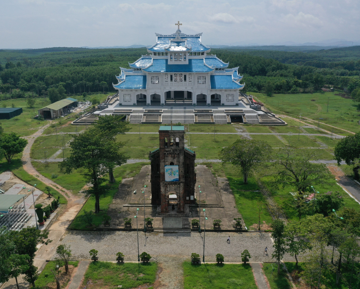 Lắng đọng v&agrave; t&igrave;m về tại kh&ocirc;ng gian Trung t&acirc;m h&agrave;nh hương Đức Mẹ La Vang. - Ảnh: Trương Hồng Chung