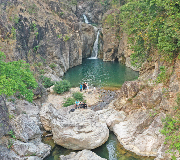Th&aacute;c Ch&ecirc;nh V&ecirc;nh - Ảnh: Hồ Thanh