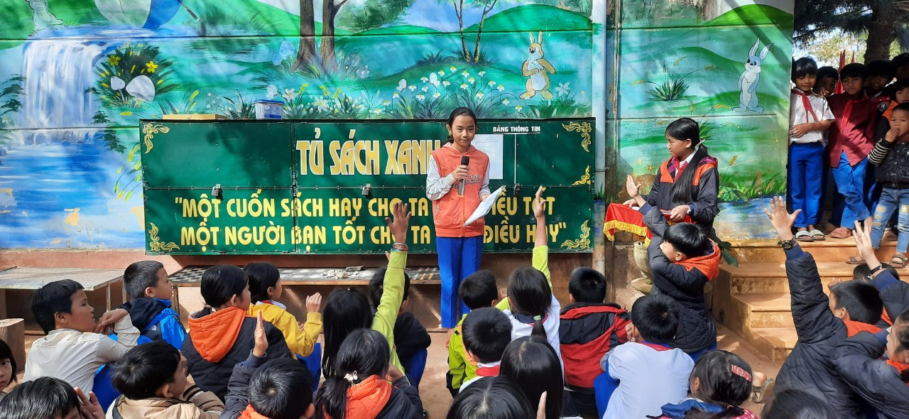 Hoạt động của m&ocirc; h&igrave;nh thư viện th&acirc;n thiện Trường Tiểu học Hướng Ph&ugrave;ng - Ảnh: Y.M.S