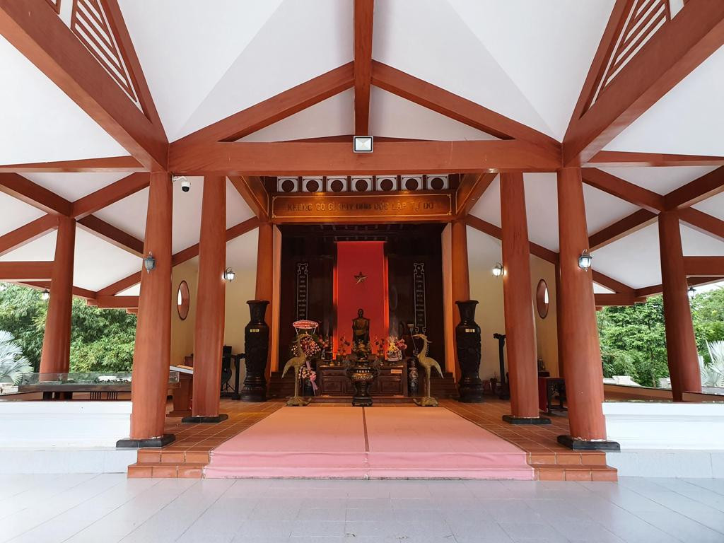 Khu tưởng niệm Chủ tịch Hồ Ch&iacute; Minh tại TP C&agrave; Mau - Ảnh: M.T