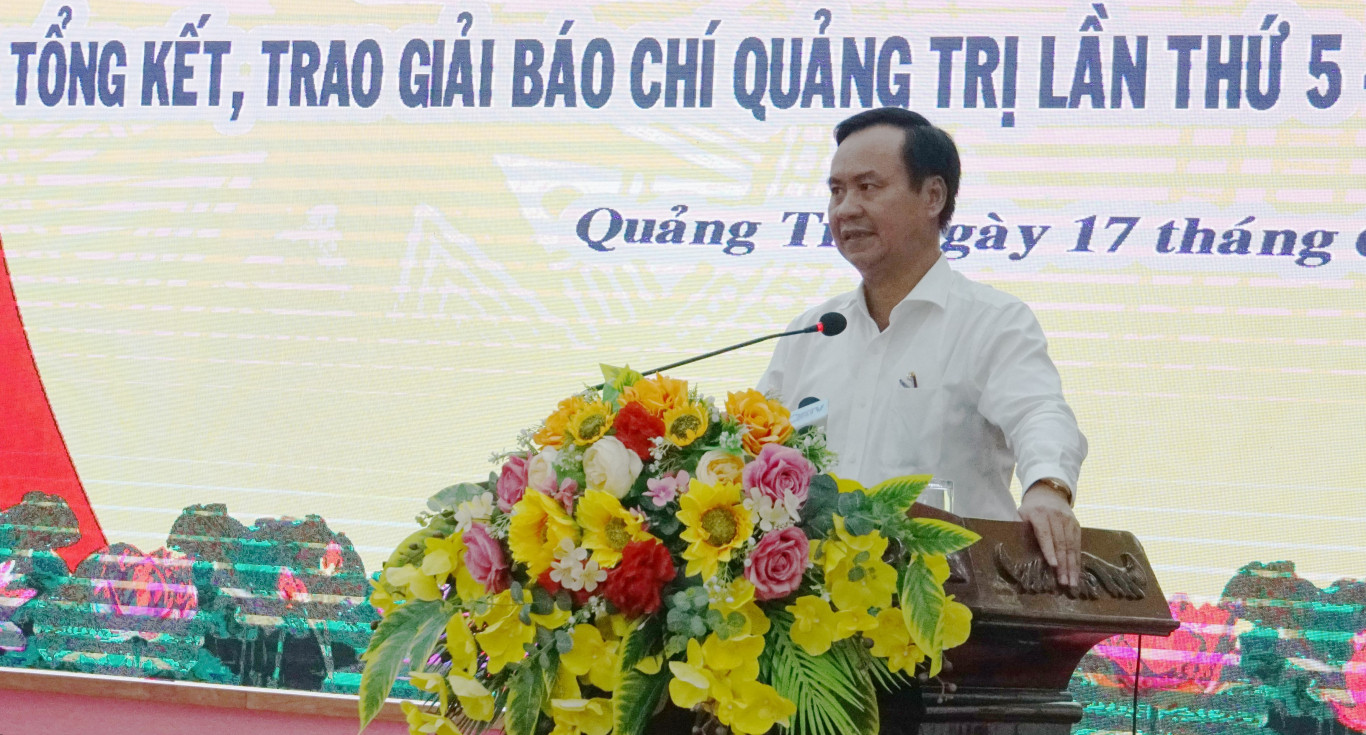 Ph&oacute; B&iacute; thư Tỉnh ủy, Chủ tịch UBND tỉnh V&otilde; Văn Hưng ph&aacute;t biểu tại lễ trao giải