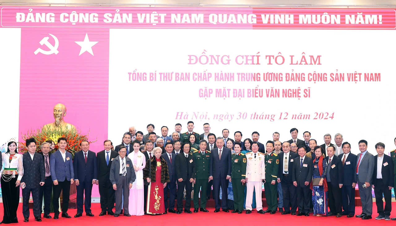 Tổng Bí thư Tô Lâm với các đại biểu dự hội nghị  - Nguồn: nhandan.vn