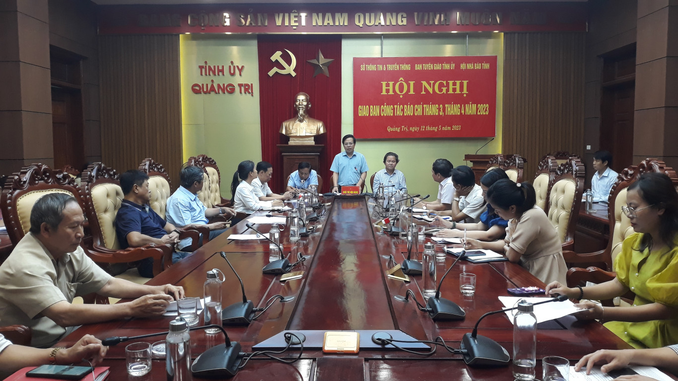 Ph&oacute; Trưởng Ban Thường trực Ban Tuy&ecirc;n gi&aacute;o Tỉnh ủy V&otilde; Th&aacute;i Phong ph&aacute;t biểu kết luận tại hội nghị 