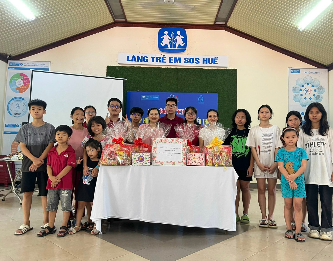 Thiện nguyện tại l&agrave;ng trẻ em SOS Huế (37 L&ecirc; Ng&ocirc; C&aacute;t - Th&agrave;nh phố Huế)