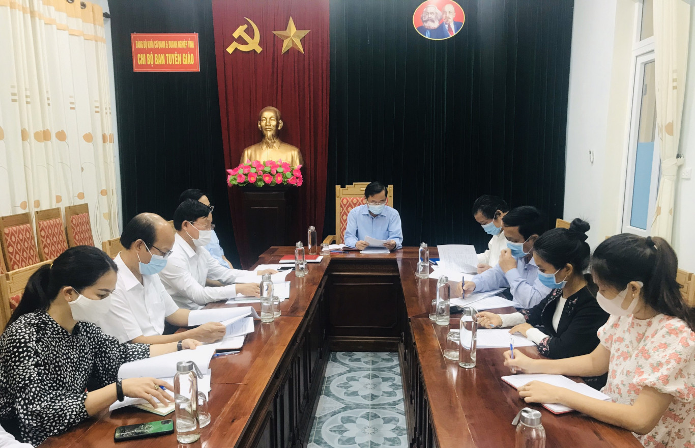 Quang cảnh buổi họp