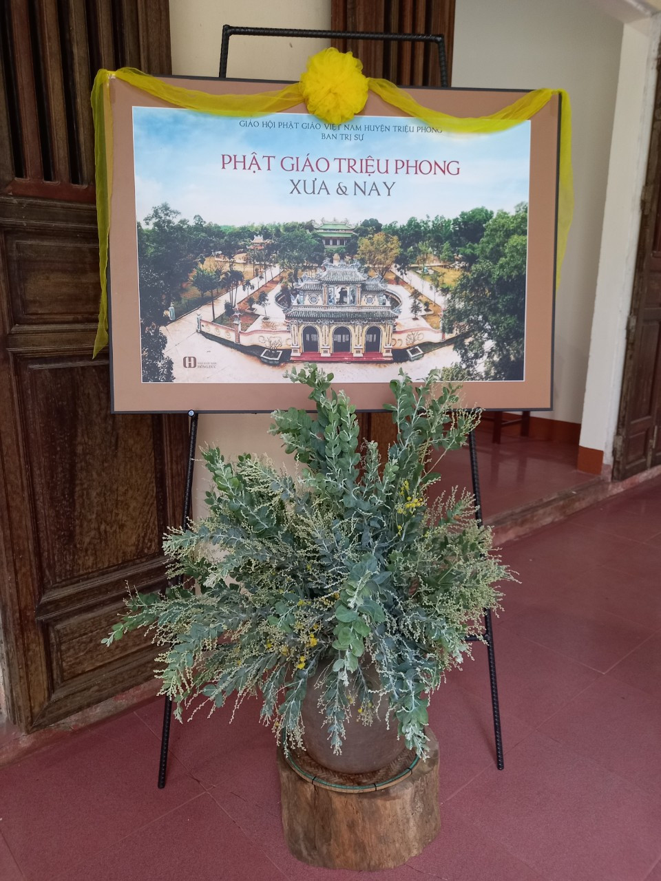 Quyển s&aacute;ch hay về Phật gi&aacute;o v&agrave; tiến tr&igrave;nh lịch sử mảnh đất Triệu Phong.