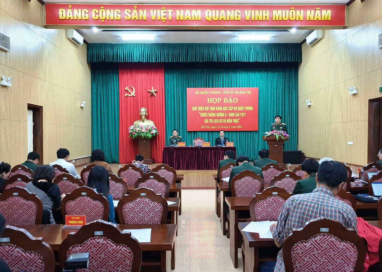 Quang cảnh buổi họp b&aacute;o - Ảnh: B.B