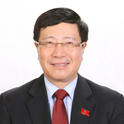 Ủy vi&ecirc;n Bộ Ch&iacute;nh trị, Ph&oacute; Thủ tướng Phạm B&igrave;nh Minh (Sinh năm 1959. qu&ecirc; qu&aacute;n Nam Định). Chức vụ trước: Ph&oacute; Thủ tướng, Bộ trưởng Bộ Ngoại giao.
