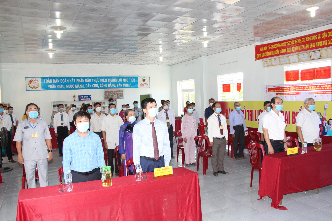 Lễ ch&agrave;o cờ tại Tổ bầu cử số 6, khu phố Vĩnh Phước, phường Đ&ocirc;ng Lương, TP. Đ&ocirc;ng H&agrave; - Ảnh: Th&agrave;nh Dũng