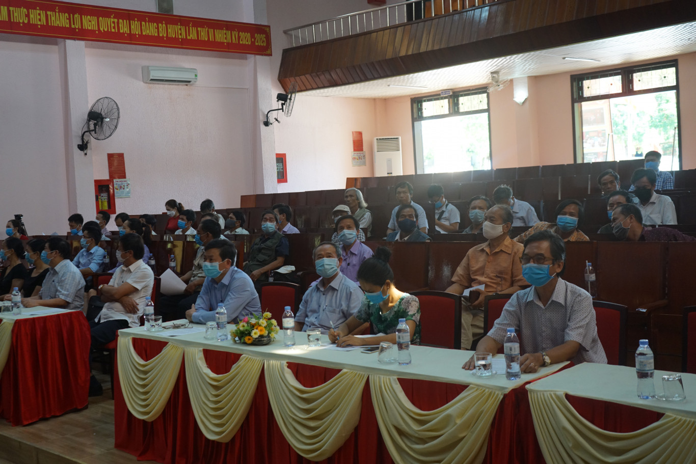 C&aacute;c nghệ sĩ nhiếp ảnh tham dự trại s&aacute;ng t&aacute;c: Ảnh PV