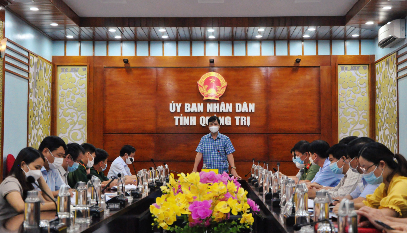 Ph&oacute; Chủ tịch UBND tỉnh Ho&agrave;ng Nam ph&aacute;t biểu tại cuộc họp - Ảnh: Q.H