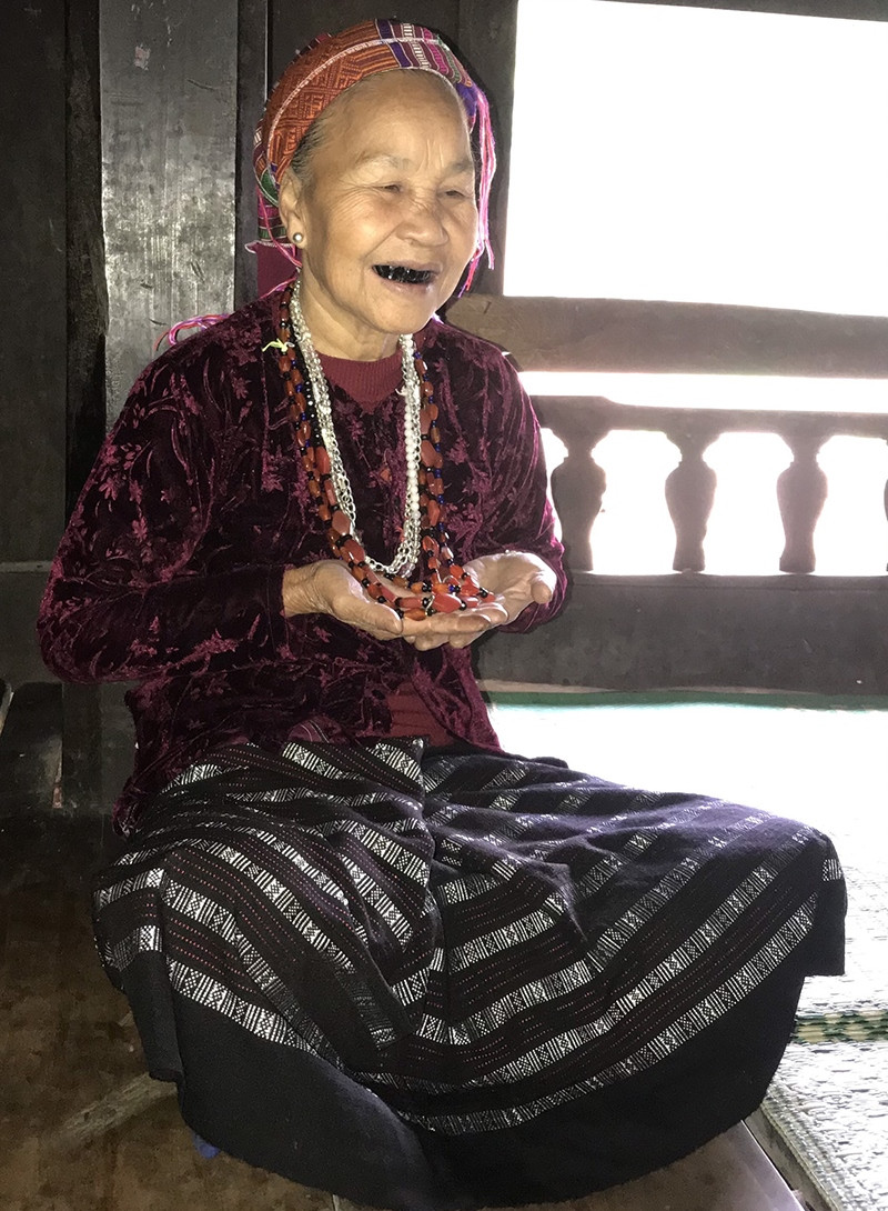 B&agrave; Hồ Thị Phu&ocirc;n l&agrave; nữ thủ lĩnh đầu ti&ecirc;n của bản Pa Tầng -Ảnh: V.K.L