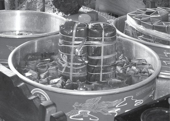 Nem chợ s&atilde;i lu&ocirc;n l&agrave; lễ vật cưới hỏi của người d&acirc;n trong v&ugrave;ng - Ảnh: T.A