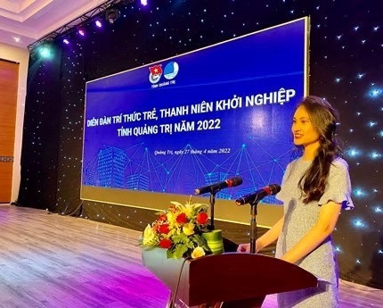 Nguyễn Thị Thuỳ Trang (tác giả bài viết), Quản lý điều hành mảng tư vấn công nghệ và chuyển đổi số KPMG tại Singapore tham gia Diễn đàn trí thức trẻ, thanh niên khởi nghiệp năm 2022 do Tỉnh Đoàn Quảng Trị tổ chức từ ngày 24/4/2022 đến 27/4/2022 (ảnh do tác giả cung cấp)