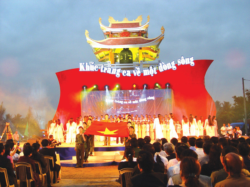 Một chương tr&igrave;nh nghệ thuật diễn ra tại Th&agrave;nh Cổ để tưởng niệm những người l&iacute;nh đ&atilde; hy sinh -Ảnh: L.Đ.D