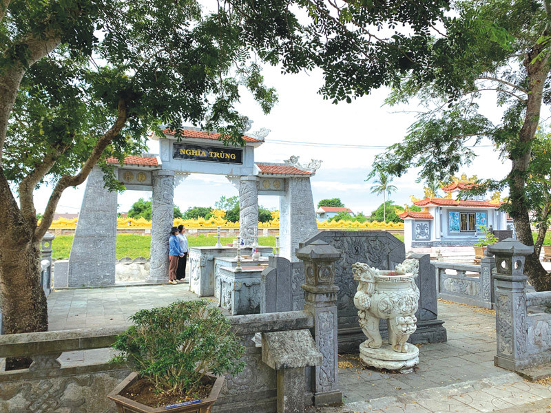 Nghĩa Trủng đ&agrave;n -Ảnh: N.K   