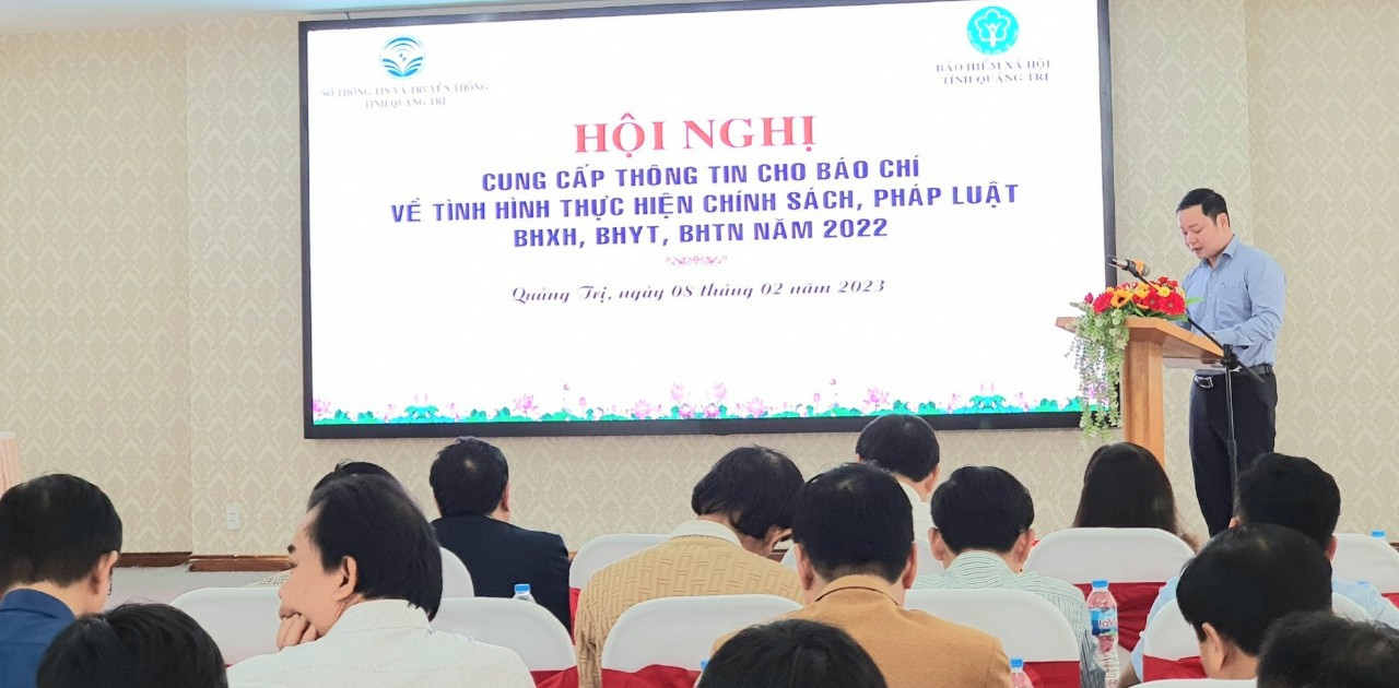 &Ocirc;ng Đ&agrave;o C&ocirc;ng Tuấn - Ph&oacute; Gi&aacute;m đốc BHXH tỉnh b&aacute;o c&aacute;o tại hội nghị: Ảnh L&ecirc; Thi.