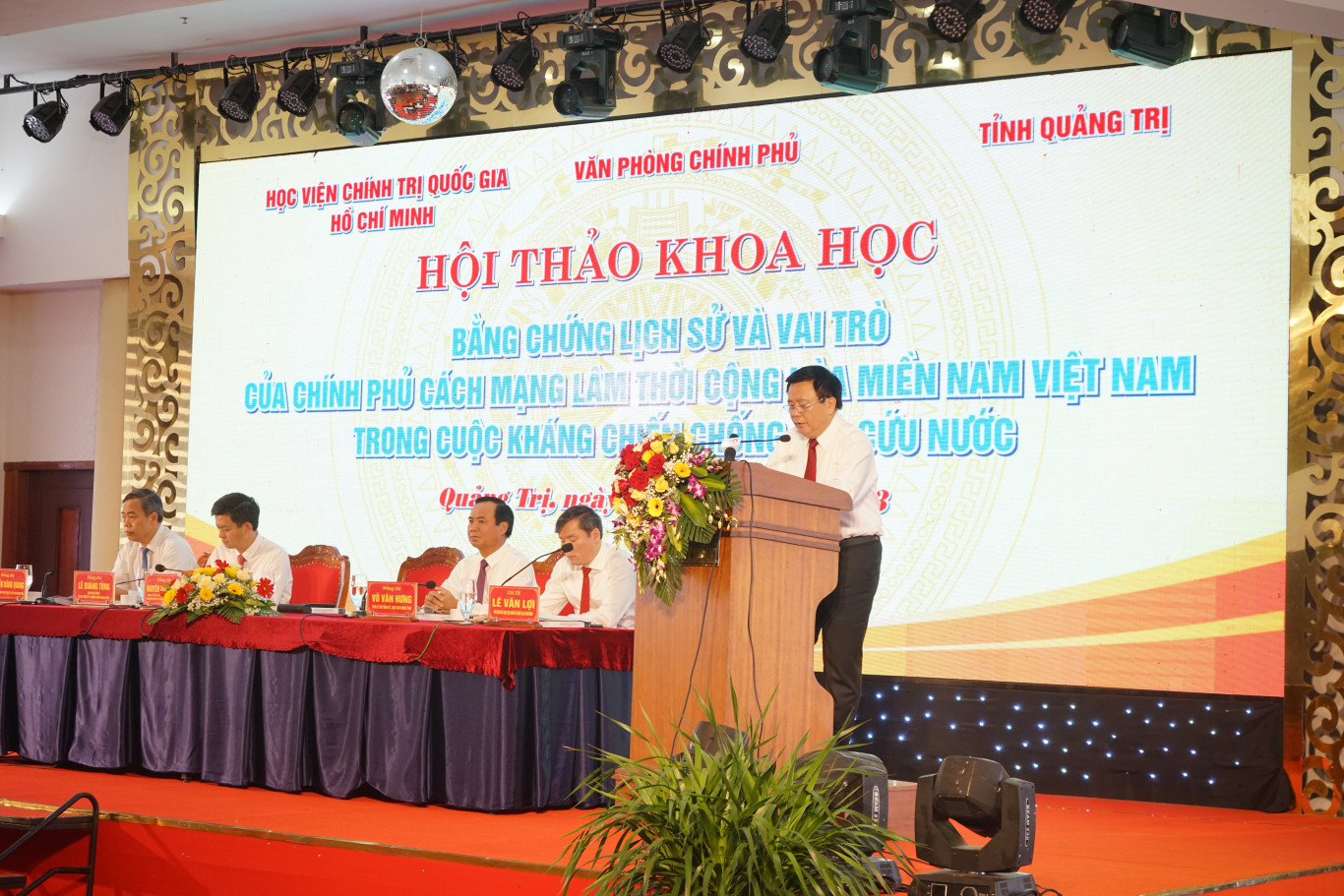 GS.TS Nguyễn Xu&acirc;n Thắng, ph&aacute;t biểu khai mạc tại Hội thảo: Ảnh - L.T