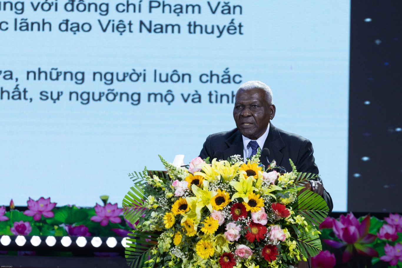 Đồng ch&iacute; Esteban Lazo Hernandez ph&aacute;t biểu tại lễ kỷ niệm: Ảnh - L.T