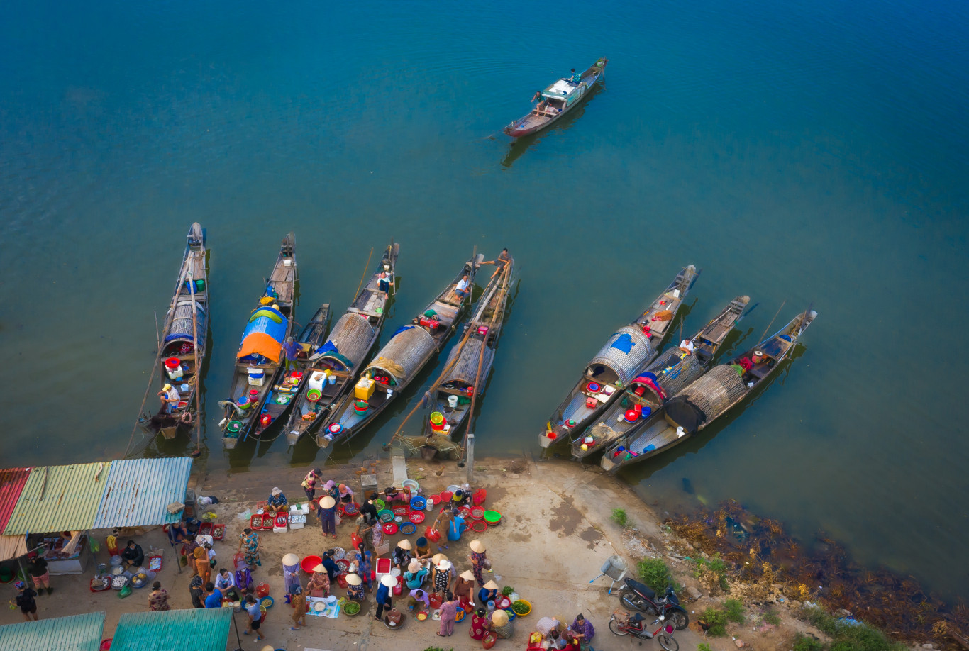 Bến qu&ecirc;  Ảnh: Nguyễn Hữu Tấn