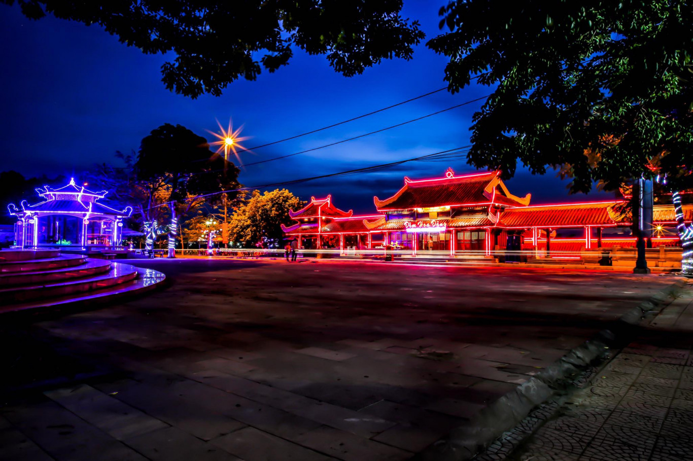 Thị x&atilde; Quảng Trị về đ&ecirc;m - Ảnh: Nguyễn Duy H&ugrave;ng