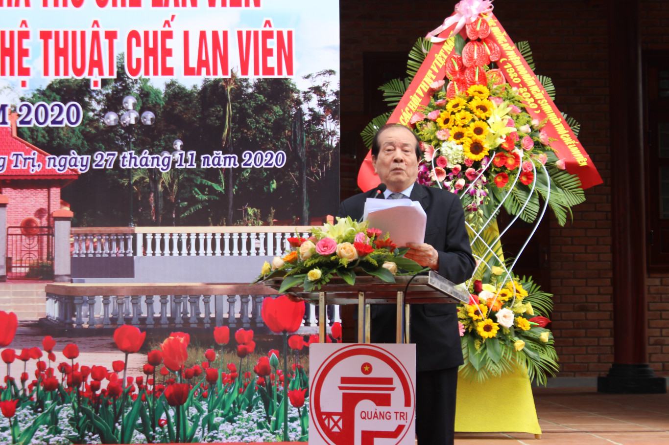 Nh&agrave; thơ Hữu Thỉnh d&agrave;nh những lời trang trọng nhất khi n&oacute;i về thơ Chế Lan Vi&ecirc;n